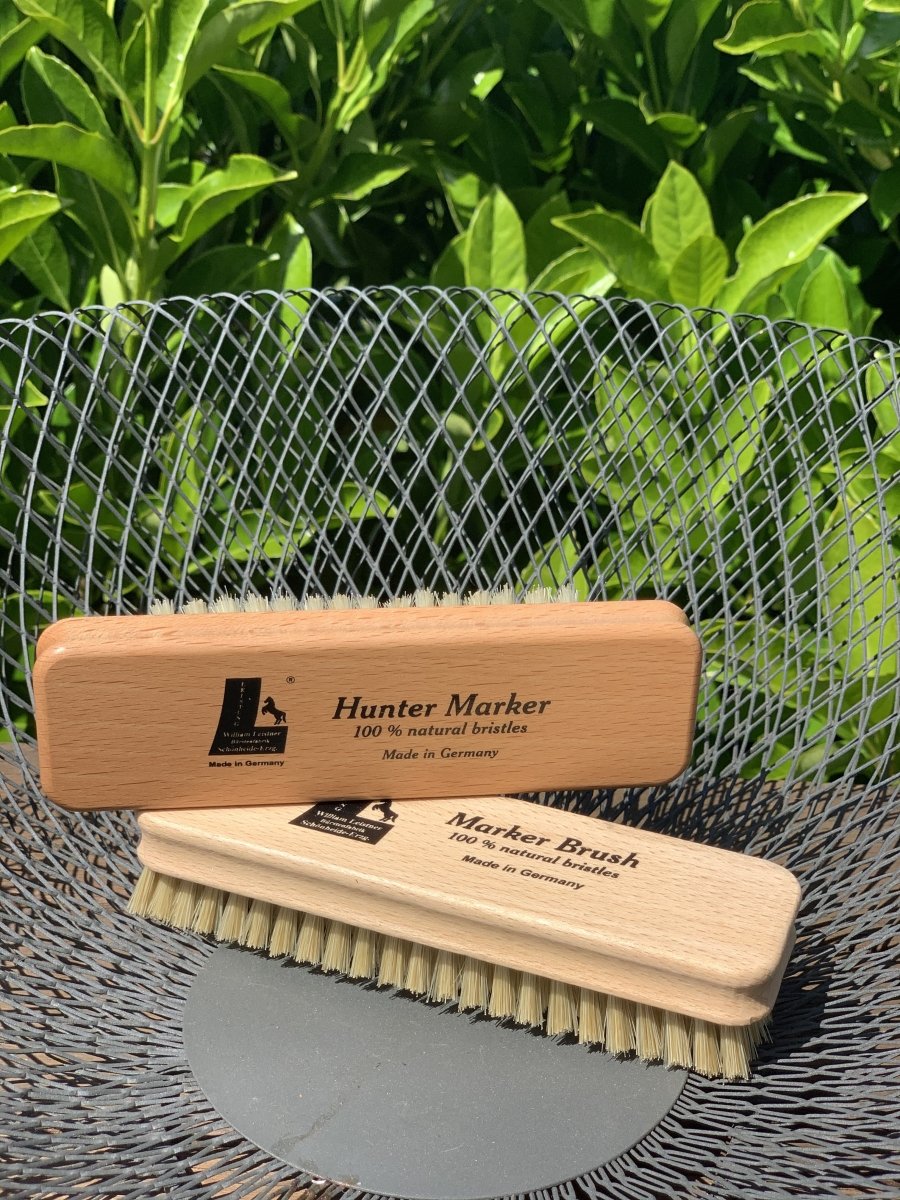 Quarter Marker Duo Horse Brush Set | Leistner - Active Equine