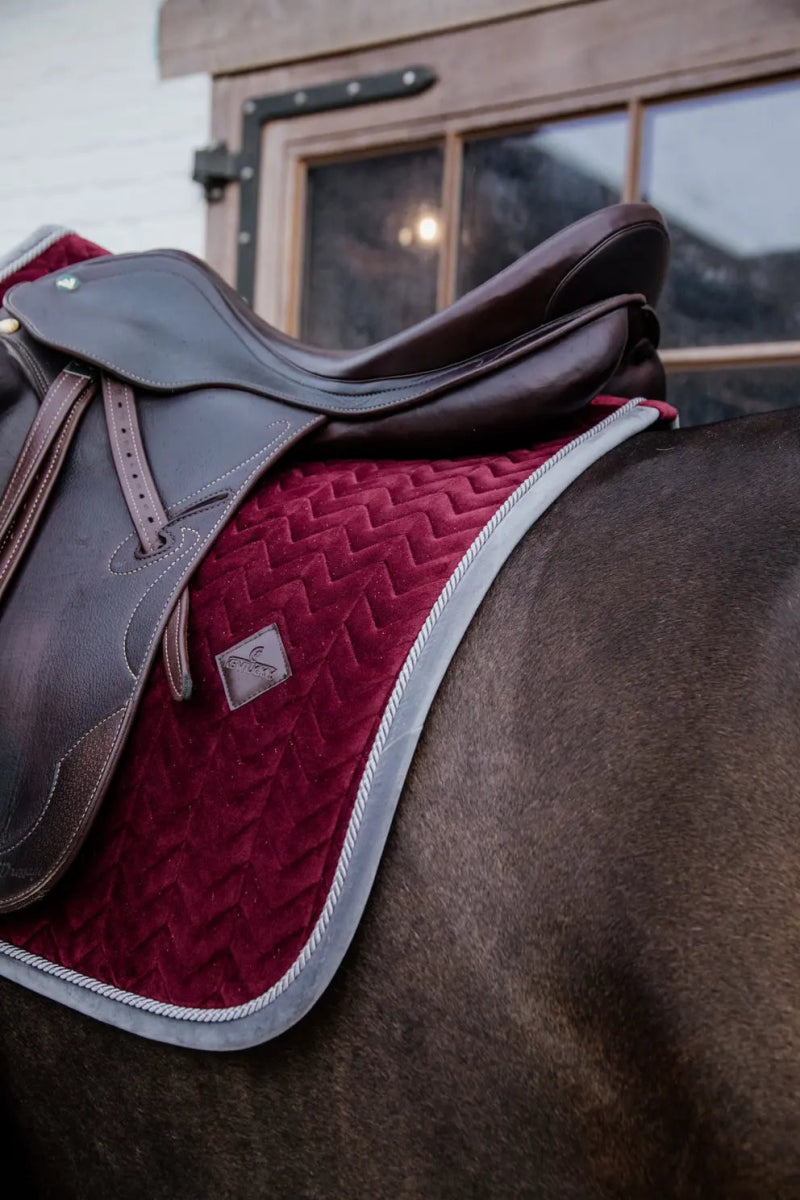 Saddle Pad Velvet Contrast Dressage Bordeaux | Kentucky Horsewear - Active Equine